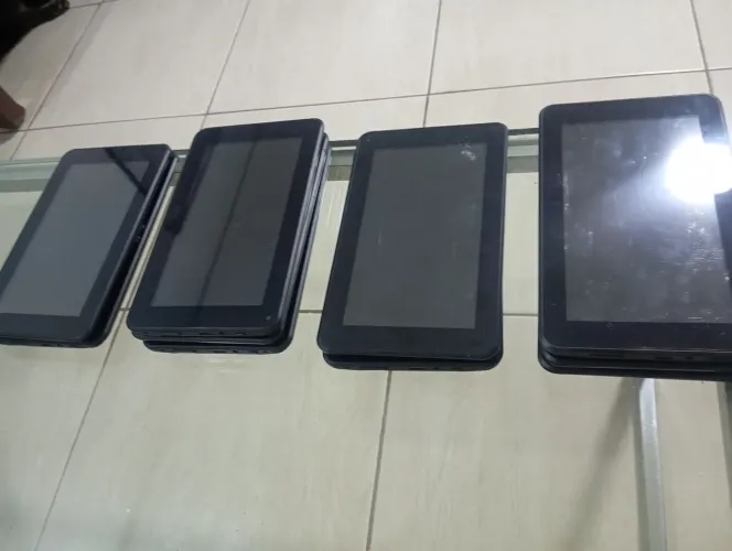 Lote com 10 tablets