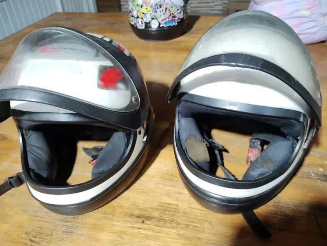 Vendo 50 cada capacete San Marino