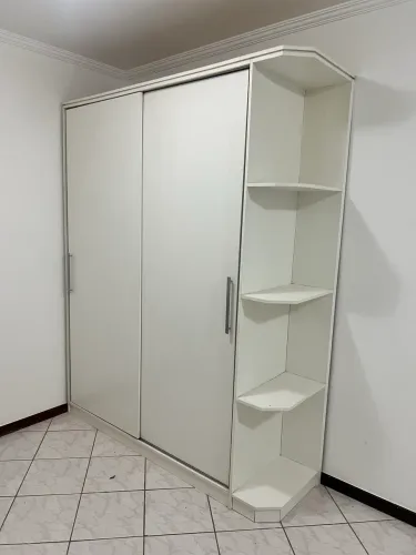 Armário MDF + escrivaninha + mesa de cabeceira