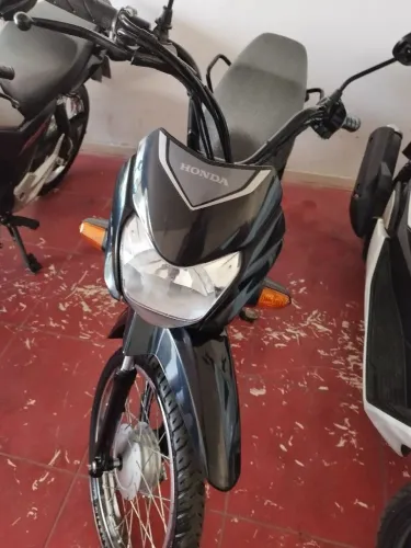 Moto pra vender logo pop 110 ES 25/25 aceitamos moto na base de troca