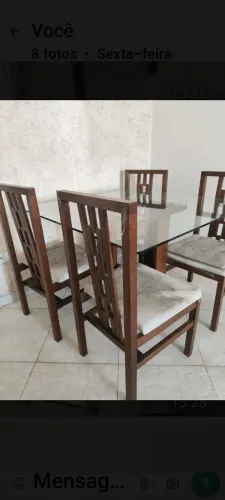 Conjunto mesa com quatro cadeiras