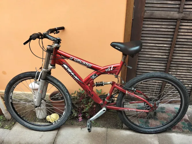Bicicleta Upland Vermelha