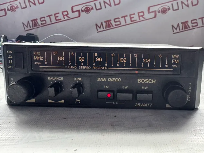 Auto radio Bosch com Bluetooth San Diego lindo aparelho na promoção