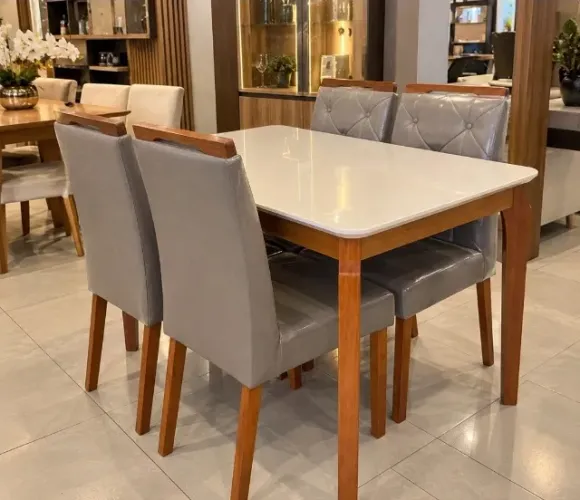 Mesa de Jantar Com 4 Cadeiras (Produto Novo)