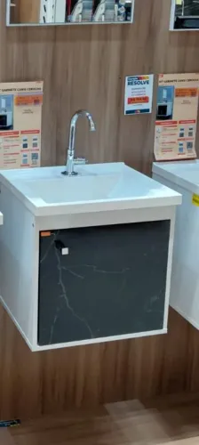 Vende-se uma bancada de banheiro.