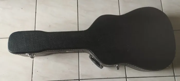 Case VOGGA para violão FOLK ou JUMBO, Com algumas marcas de uso 600 Reais!
