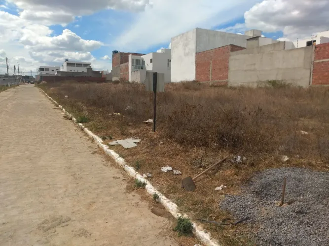 Vende-se Lote próximo ao Detran de Surubim 