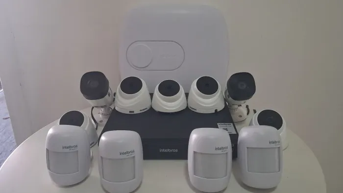 Kit Câmeras, sensor de movimento e alarme, INTElBRAS