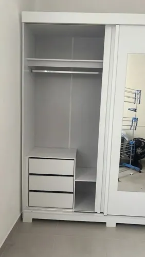 Guarda-roupa duas portas com espelho 
