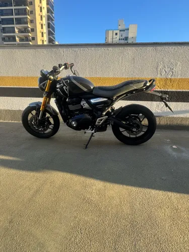 Triumph speed 400