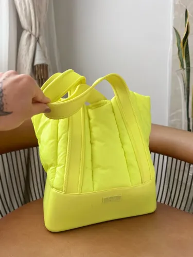 Bolsa Arezzo neon