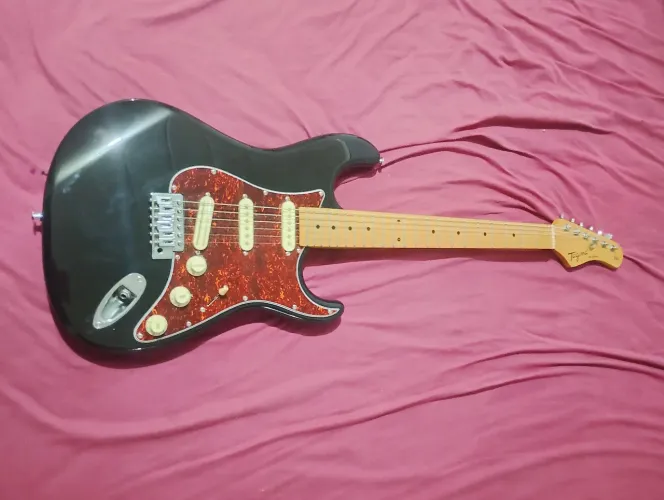 Guitarra Tagima Nova