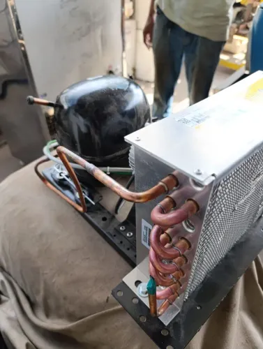 Unidade Condensadora TECUMSEH 1/4 HP UAE 1022 - 220V (Sem Uso)