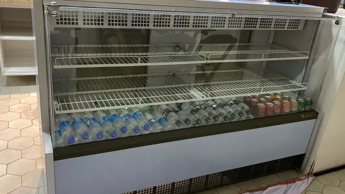 VENDE-SE VITRINE REFRIGERADA 