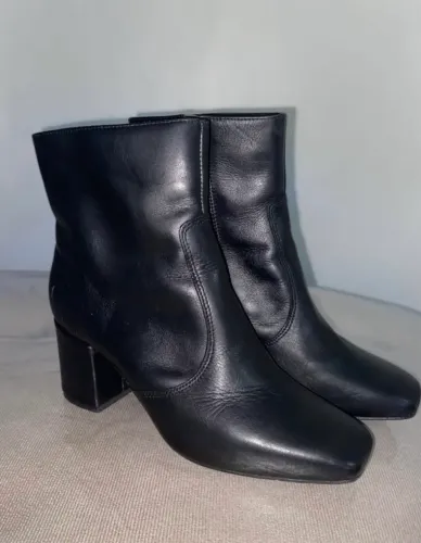 Bota Santa lolla preta