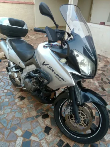 V-strom 1000, 2003/2004 Prata