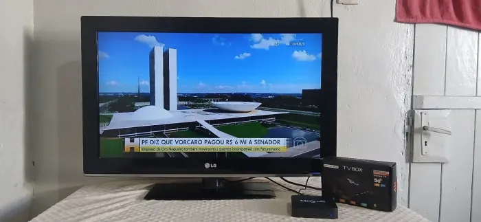 Vendo TV LG 32 polegadas 