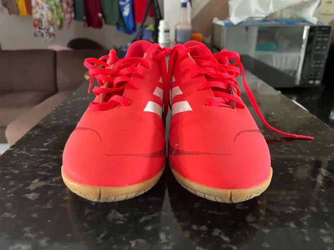 VENDO ESSA LINDA CHUTEIRA DE FUTSAL ADIDAS