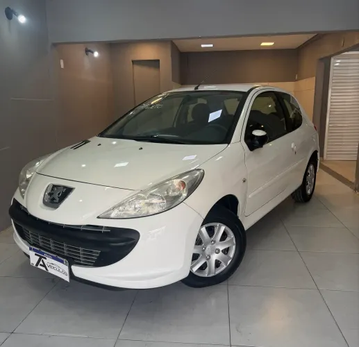 Peugeot 207 XR 1.4 Flex 8V 3P 2011