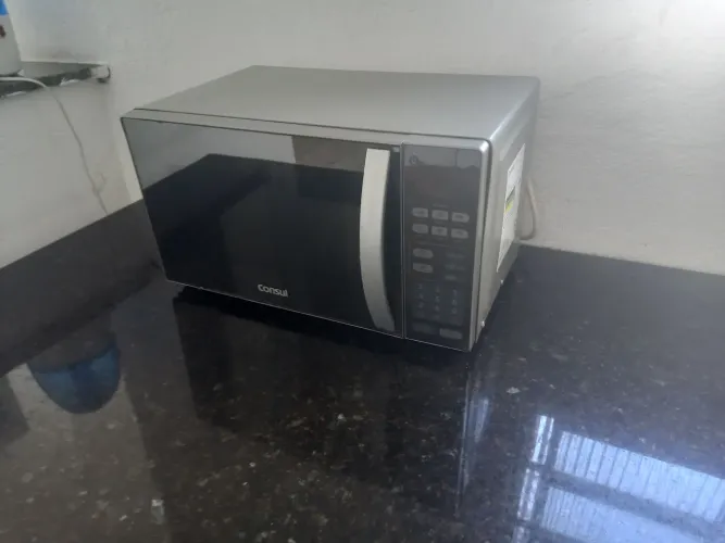 Micro-ondas espelhado 20L. Entrego