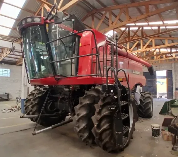 Colheitadeira Case 7130