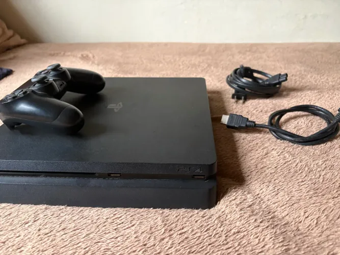 Ps4 slim, com 1 controle original e HD