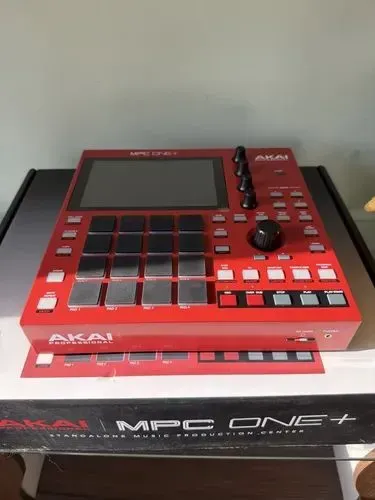 Akai mpc one +