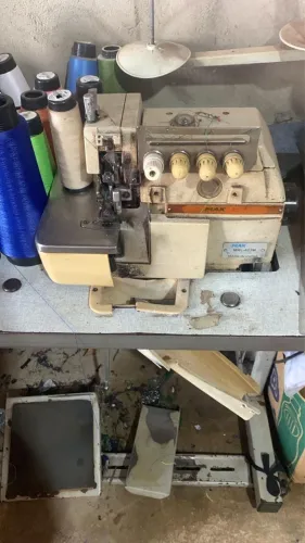 Máquina de costura 