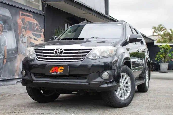 Toyota Hilux SW4 SRV D4-d 4X4 3.0 TDI Dies. AUT 2013