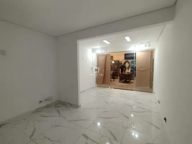 Loja Comercial para Locação 45m² | Rua Principal do Bairro | Acabamento moderno e excelen