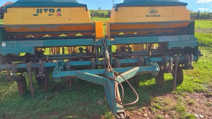 Plantadeira Tatu Ultra 8 linhas