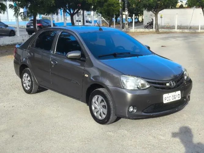 Toyota Etios X Sedan 1.5 Flex 16V 4P Mec. 2017