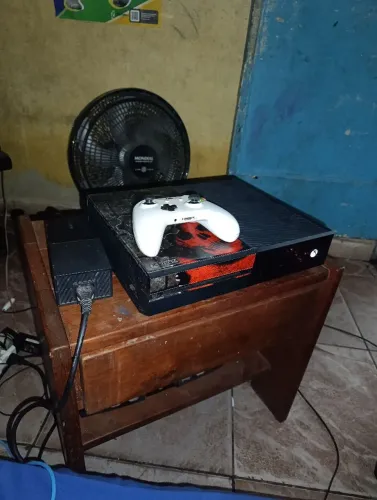 Troco e vendo Xbox one fat