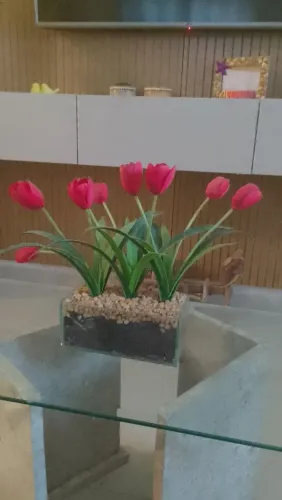 Desapego de vaso de tulipas artificial 