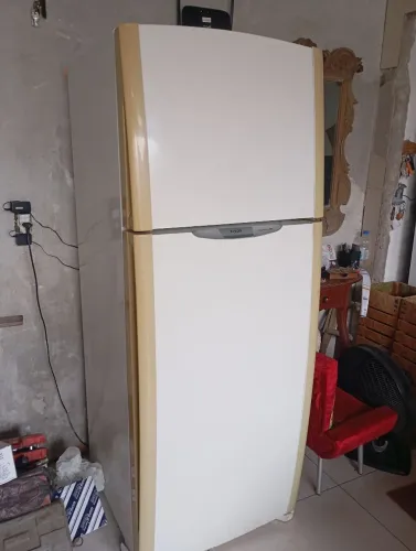 Vendo geladeira Frost Free 410 L