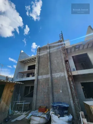 Sobrado com 3 dormitórios à venda, 120 m² por R$ 720.000,00 - Fazendinha - Curitiba/PR