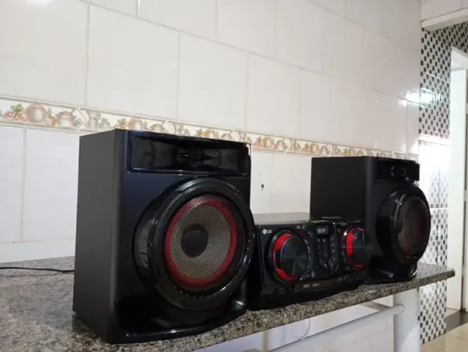 Som LG - modelo-CJ-44 - Bluetooth, Usb, Cd/mp3, Rádio e Aux. Novinho.
