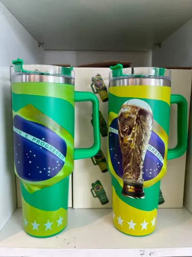 Copo térmico alça e estampa da seleção Brasileira