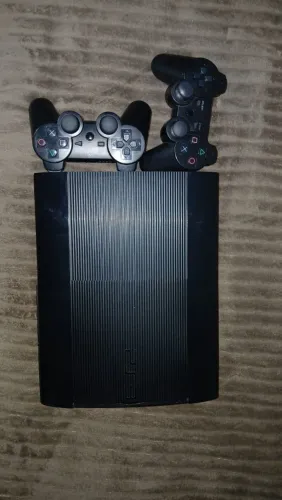 Ps3 desbloqueado com 2 controles + lote de 16 jogos
