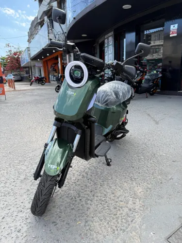 Scooter Elétrica RM verde 2000w