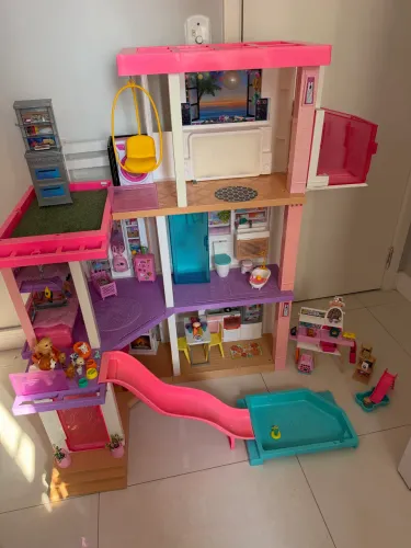 Vendo Casa dos sonhos Barbie COMPLETA