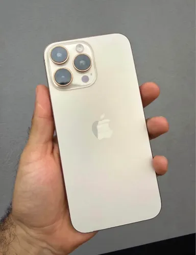 VENDO IPHONE 16 pro max 256gb ou troco por outro celular 