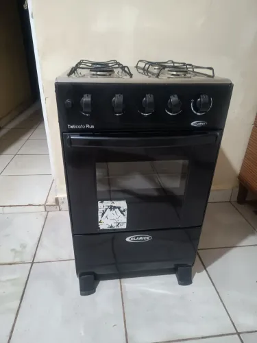 Fogão acendimento manual ( Está sem a tampa de vidro)