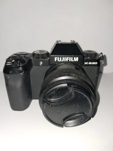 Fujifilm XS-20 com lente de kit XC15-45mm