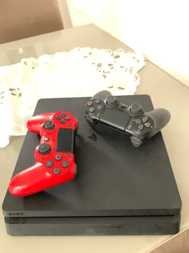 PS 4 Slim