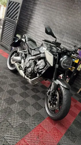 Honda CB650R 2024 - 5000km