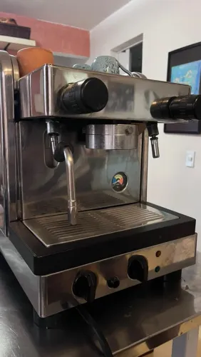 Máquina de Espresso Profissional La Cimbali M21 Junior ? Para Conserto