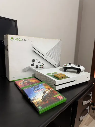 XBOX ONE S (aceito propostas)