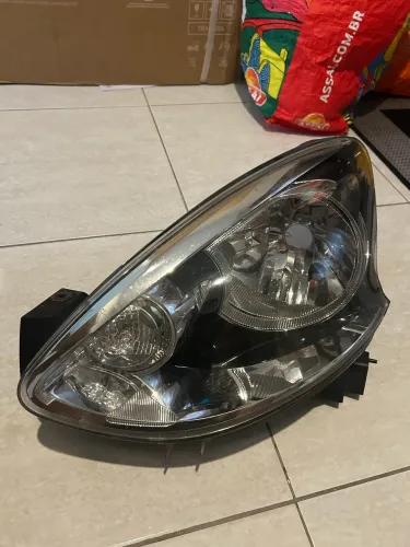 Farol Nissan March 2017 Lado Esquedo