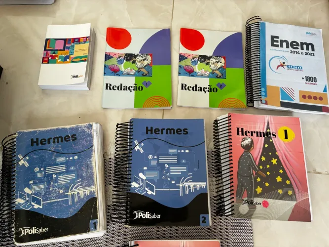 Kit Apostilas Cursinho PoliSaber + Caderno Práticas Enem